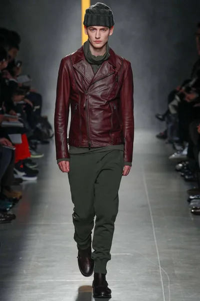 Look 24